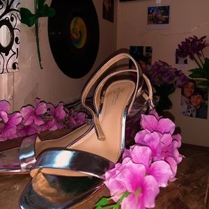 🕊Silver and Shiny Chunky Heels🕊